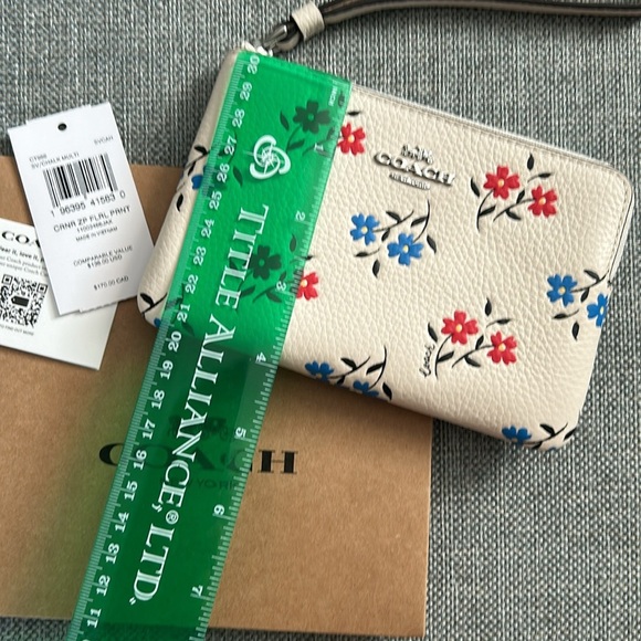 Coach Floral Wristlet in Cream - Picture 5 of 8
